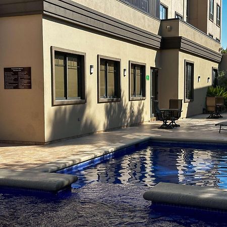 Best Western Premier Monterrey Aeropuerto Apodaca Dış mekan fotoğraf The pool at the hotel