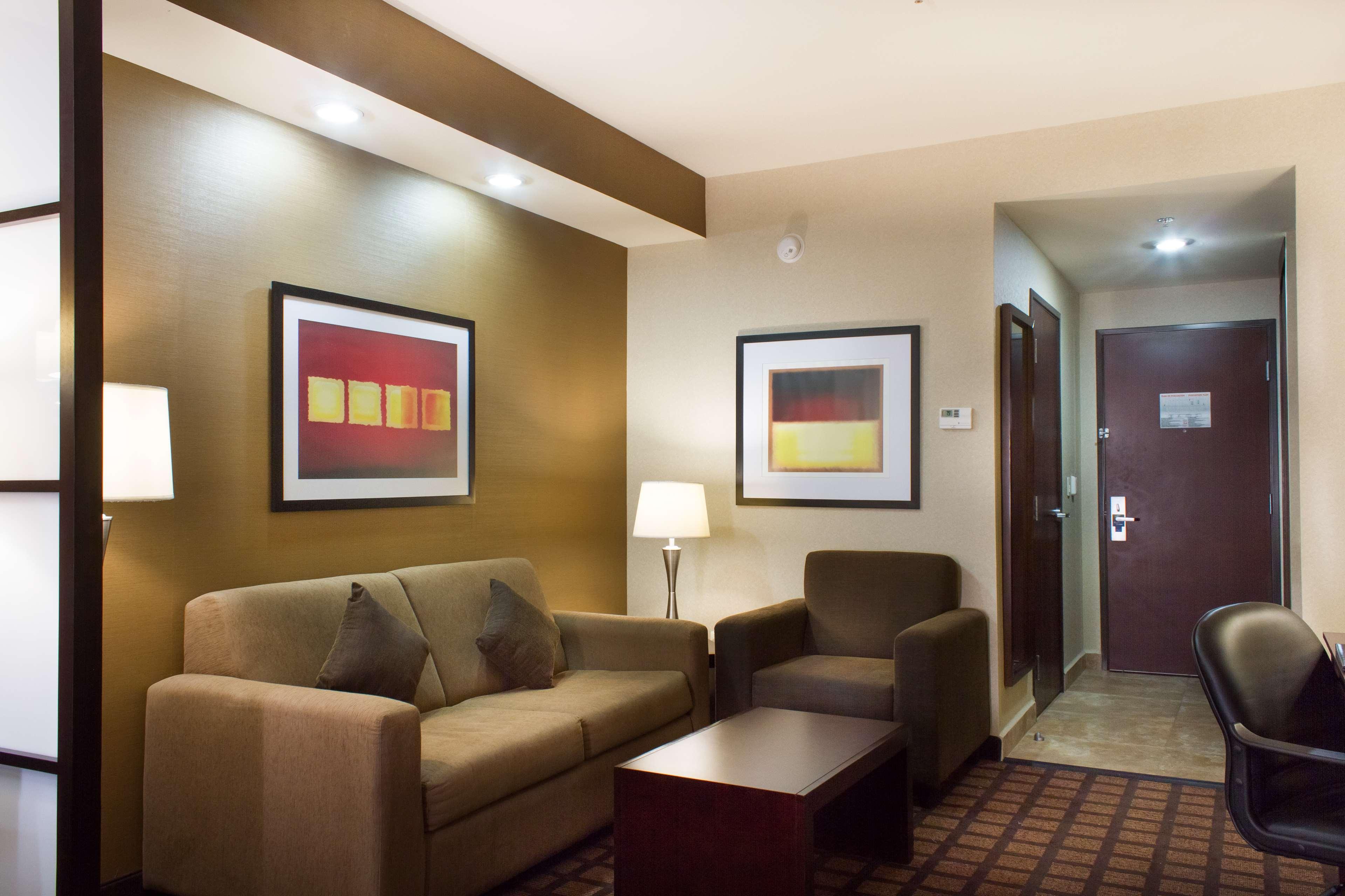 Best Western Premier Monterrey Aeropuerto Apodaca Dış mekan fotoğraf Suite at the Residence Inn