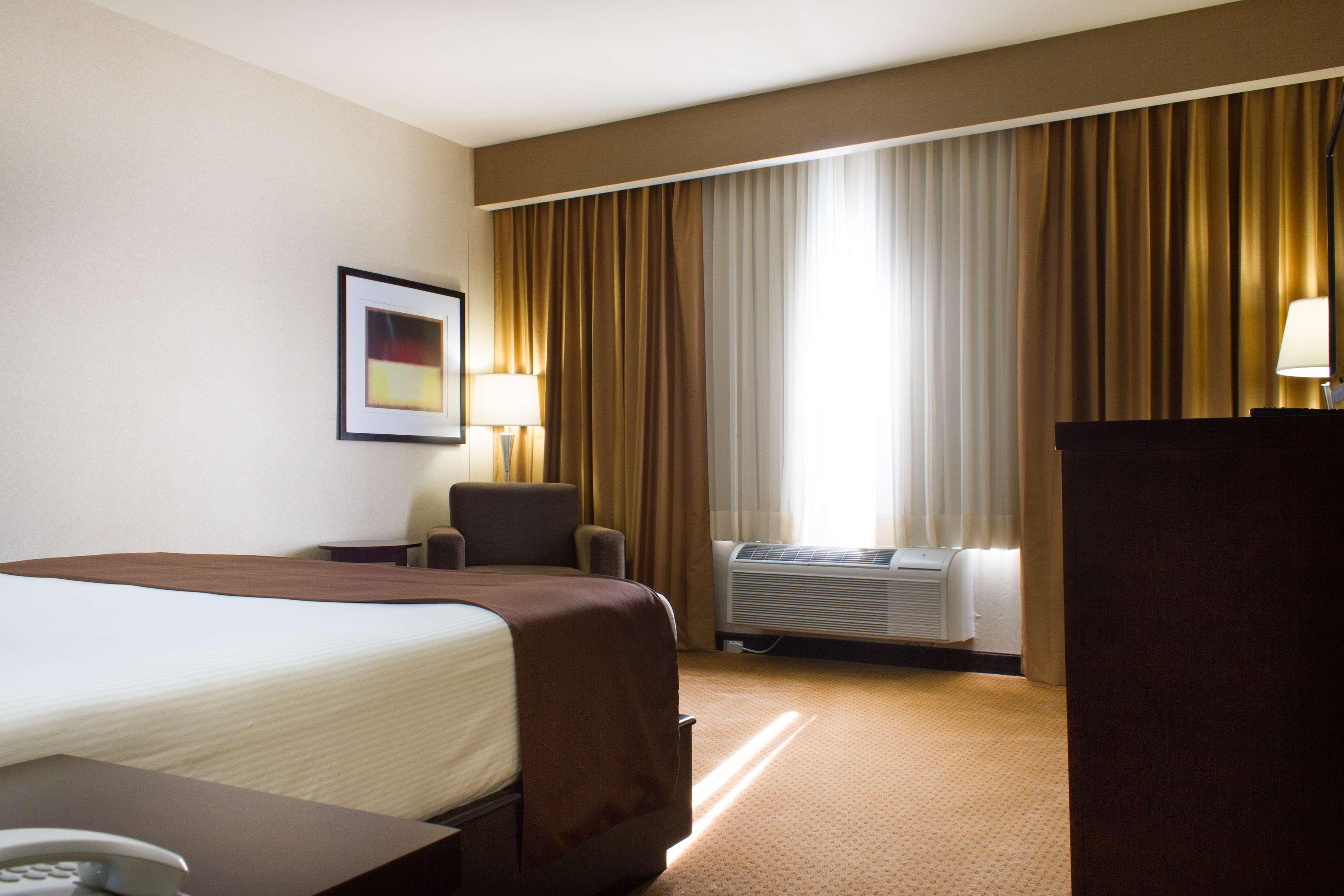 Best Western Premier Monterrey Aeropuerto Apodaca Dış mekan fotoğraf A typical room at the Holiday Inn Express
