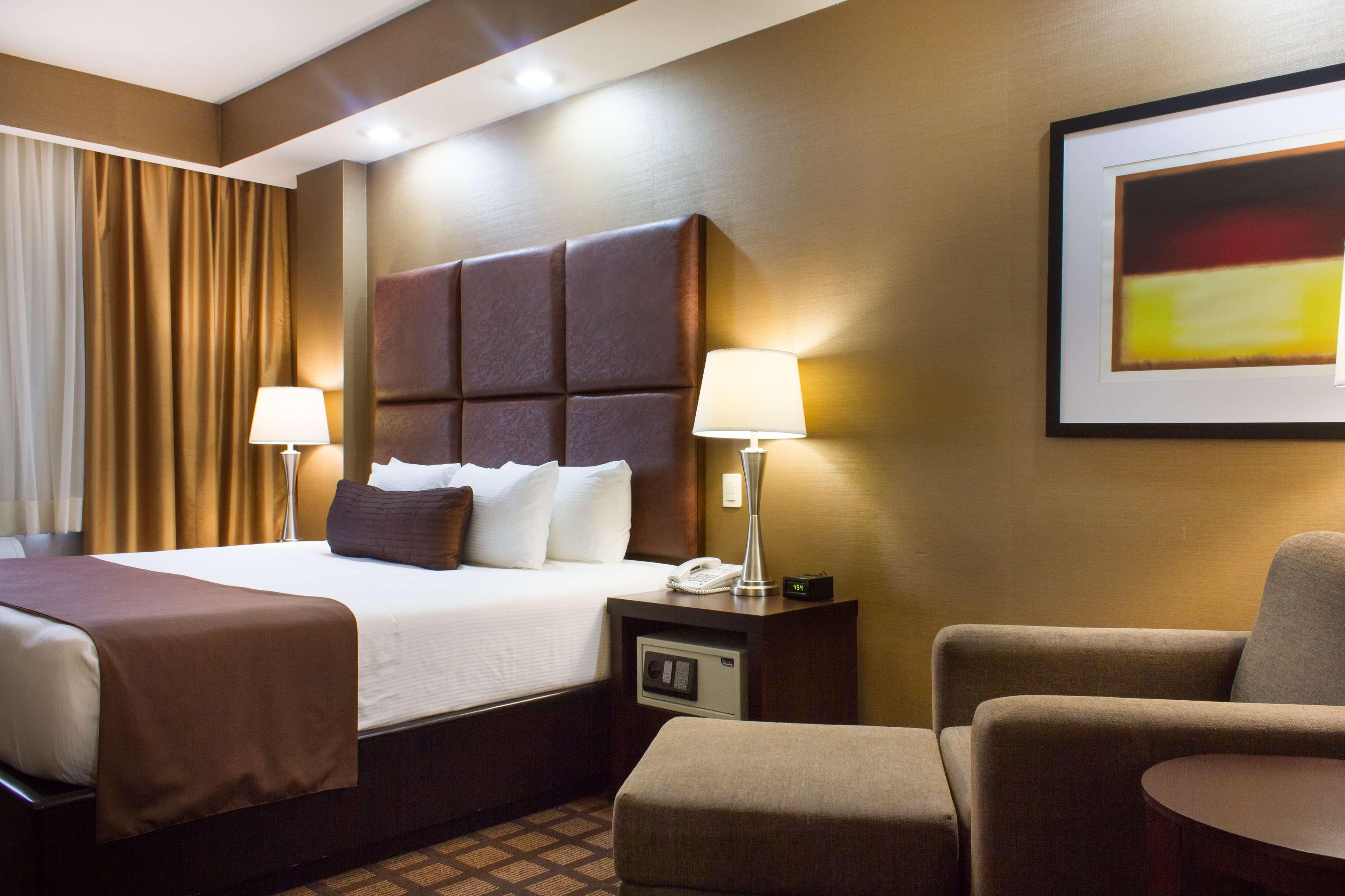Best Western Premier Monterrey Aeropuerto Apodaca Dış mekan fotoğraf A typical room at the hotel