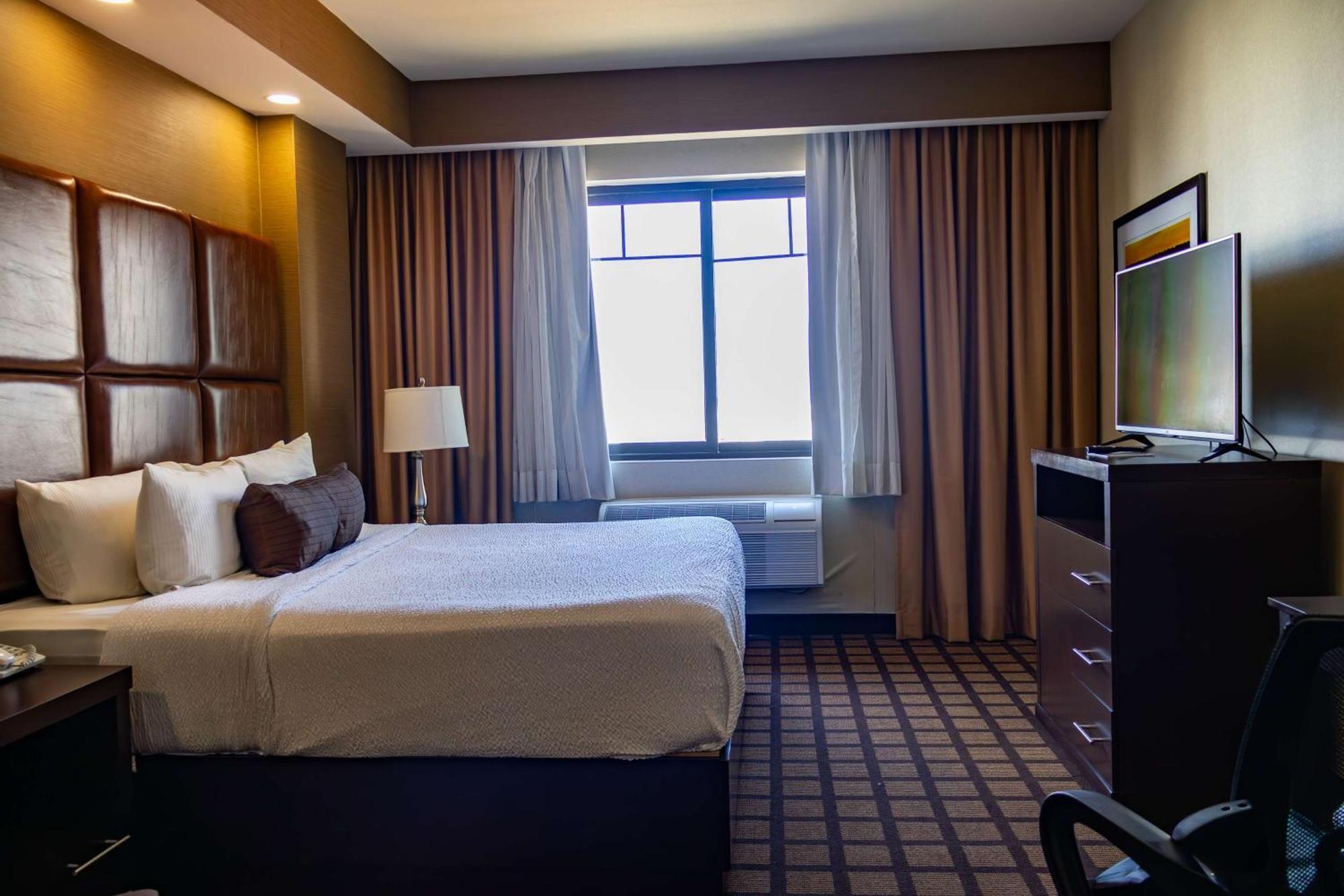 Best Western Premier Monterrey Aeropuerto Apodaca Dış mekan fotoğraf A typical bedroom in a typical hotel