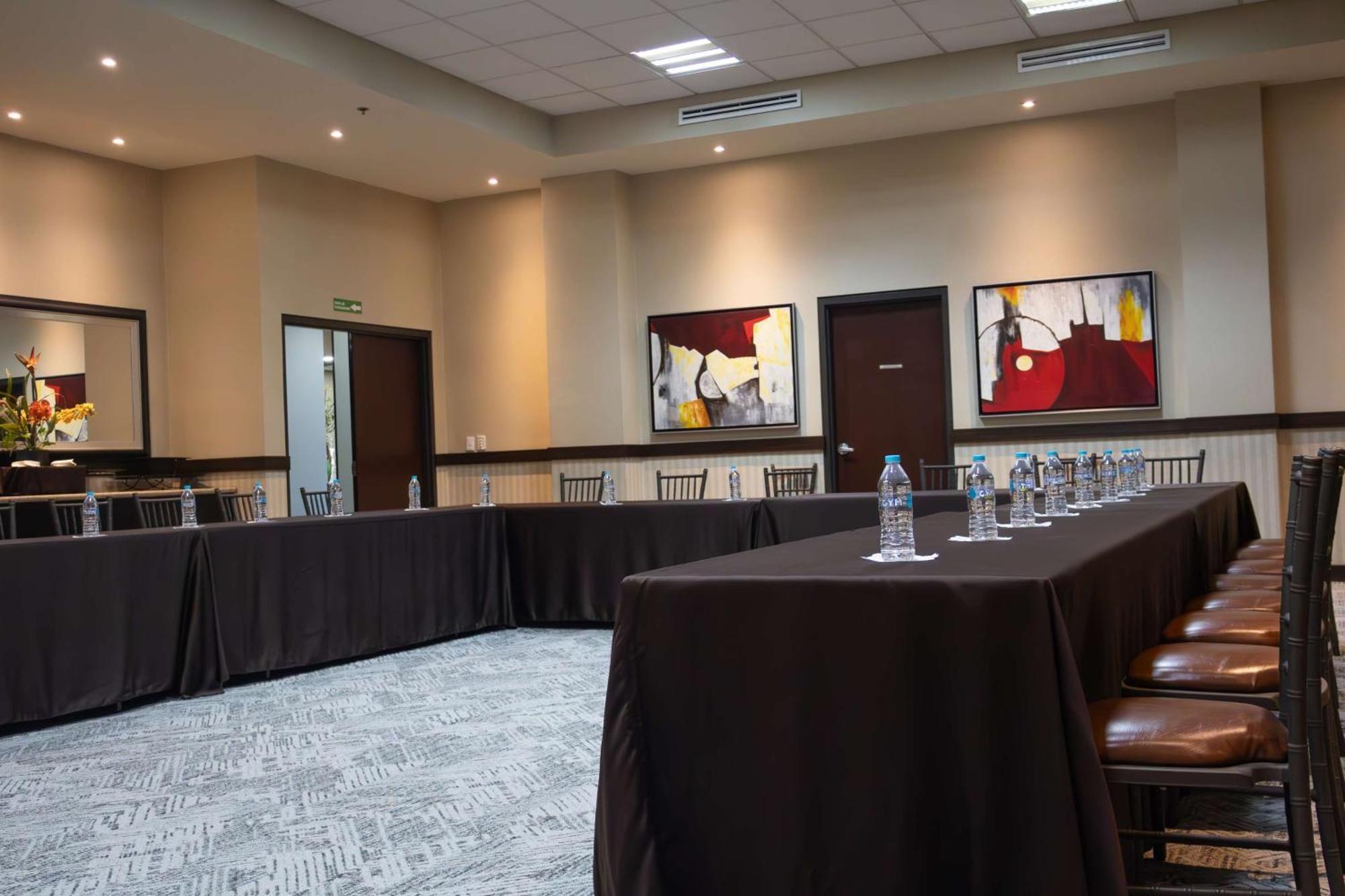 Best Western Premier Monterrey Aeropuerto Apodaca Dış mekan fotoğraf Meeting room