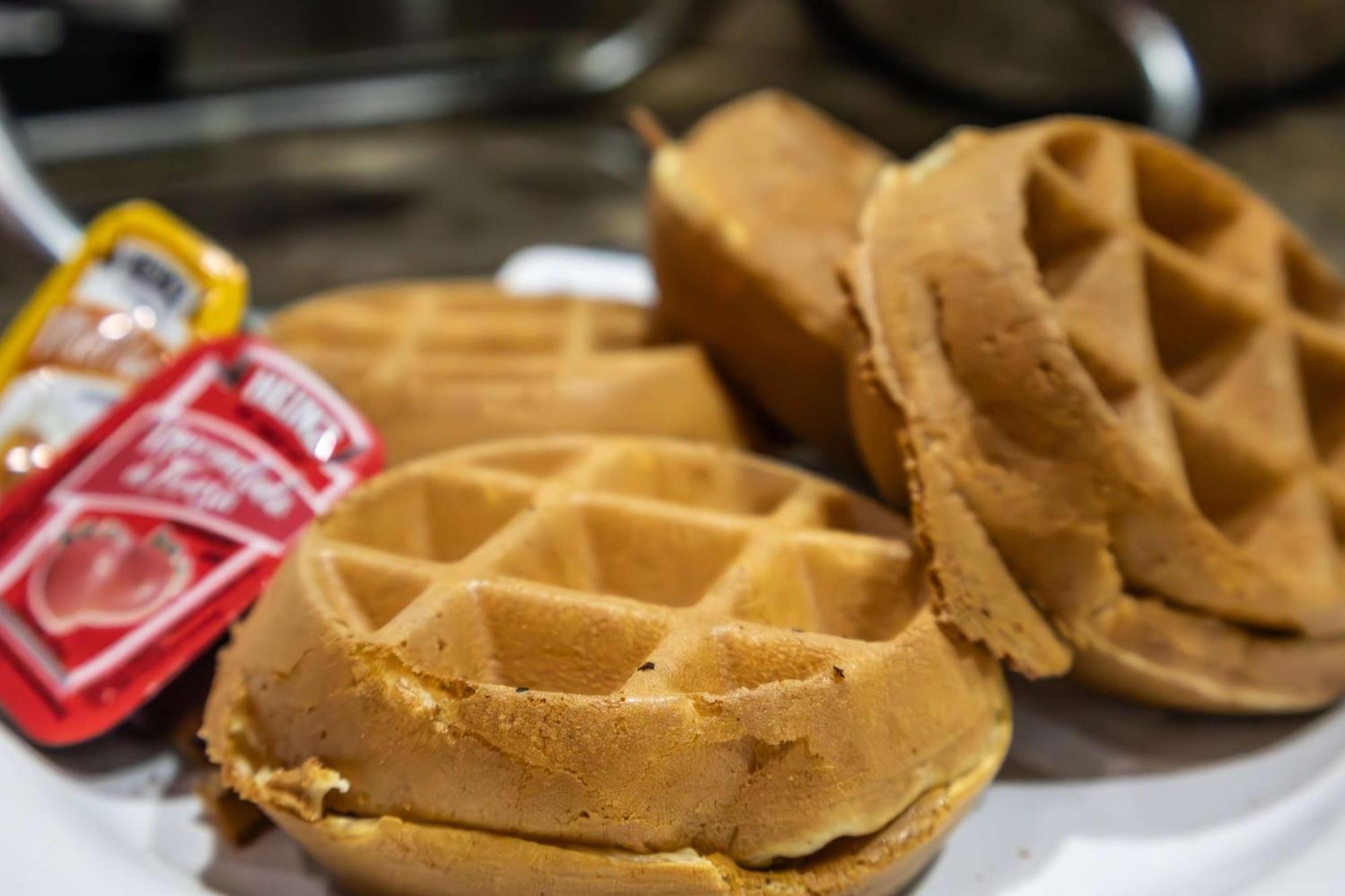 Best Western Premier Monterrey Aeropuerto Apodaca Dış mekan fotoğraf A waffle sandwich