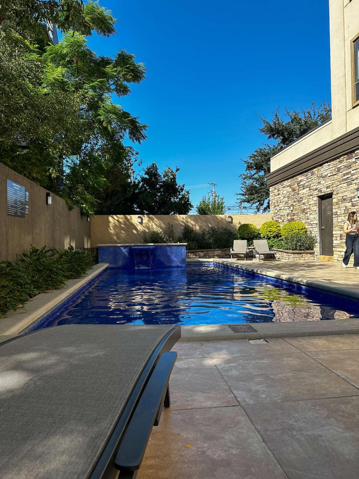 Best Western Premier Monterrey Aeropuerto Apodaca Dış mekan fotoğraf 3D rendering of a swimming pool