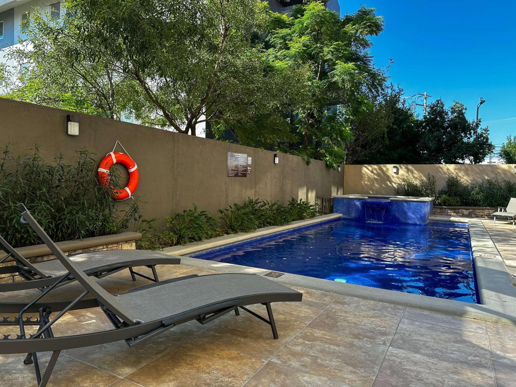 Best Western Premier Monterrey Aeropuerto Apodaca Dış mekan fotoğraf 3D rendering of a swimming pool